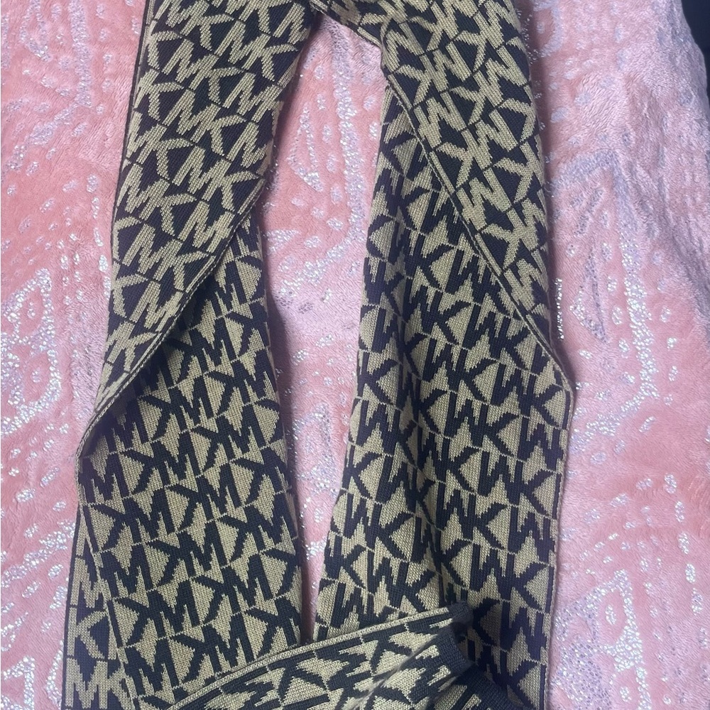 MK Scarf